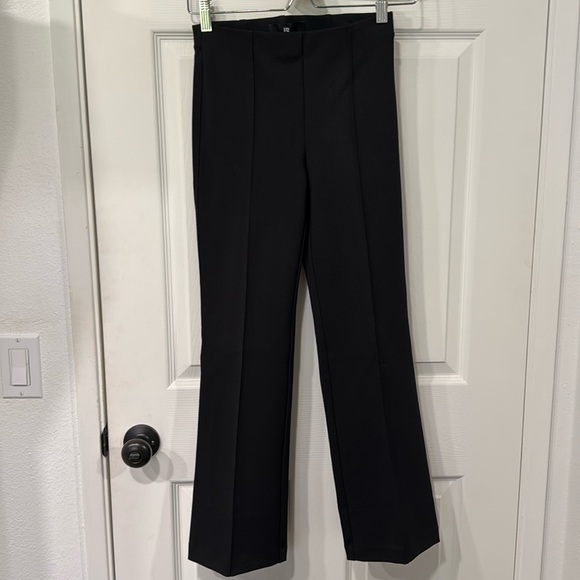 Banana Republic Crop Flare Everywhere Pointe Pant - Picture 4 of 15